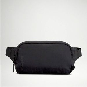 Lululemon mini belt bag